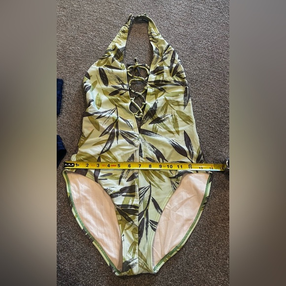 LOT of Women’s Bathing Suits - Size Medium - Picture 4 of 6